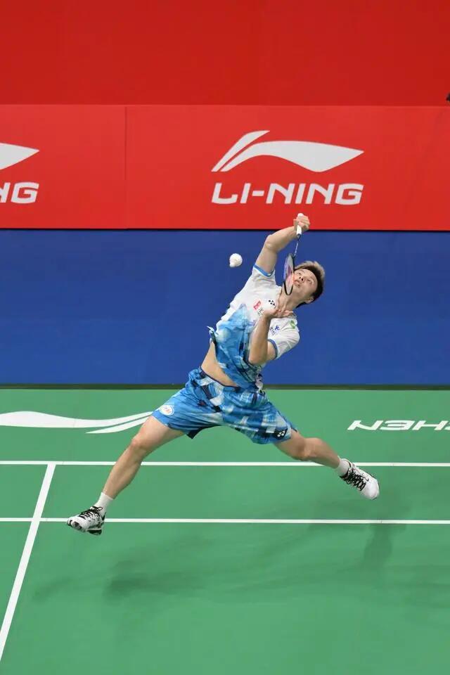 仅展现了两 仅展现了两