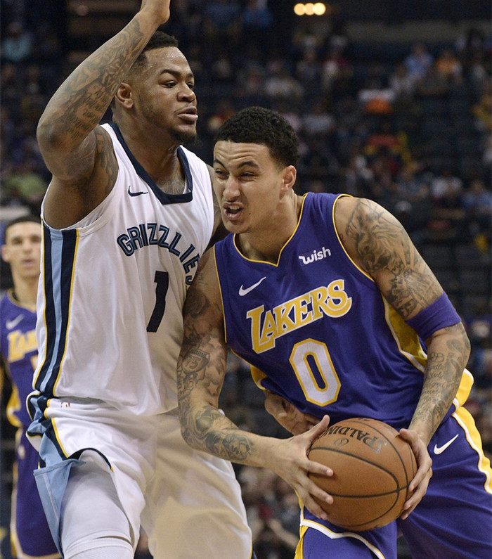 一记头槌成 一记头槌成